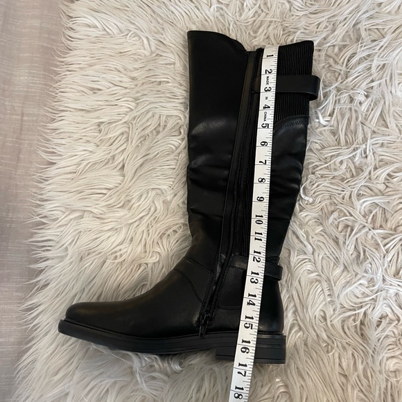 New | White Mountain | Black Boots - Picture 14 of 15